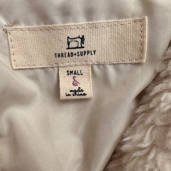 Thread & Supply Faux Fur Puff Vest Ivory Sherpa Sherling Snap Button Closure S - Picture 3 of 11